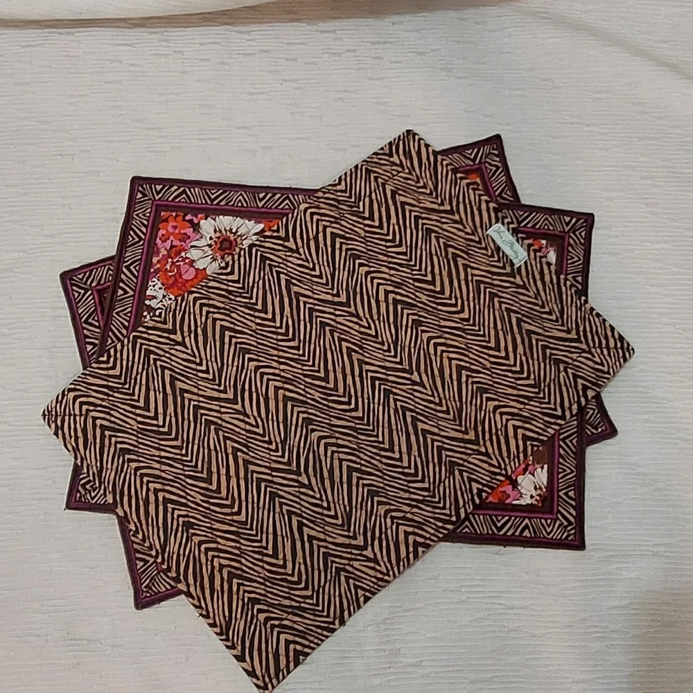 Vera Bradley Floral Quilted Patchwork  Placemats Set Of 3 - Pink, Red & Purple